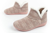 Scholl Creamy Bootie Damen-Hausschuhe [F301471023] isoliert, rosa.