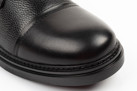 Elegante, gefütterte Herren-Ankle-Boots aus schwarzem Leder von Lee Cooper