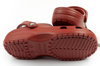 Die Crocs Classic Clog-Sandalen in Braun für Damen und Herren sind bequem und leicht.