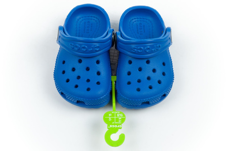 Die Crocs Clog t Blue Kinder-Clogs sind bequem und leicht.