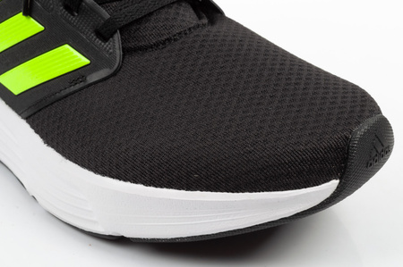 Die Adidas Galaxy 6 Herren-Laufschuhe sind bequem und leicht.