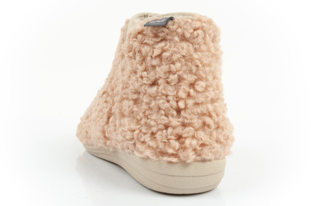 Scholl Maddy Bootie Damenhausschuhe [F309091002] isoliert, beige.