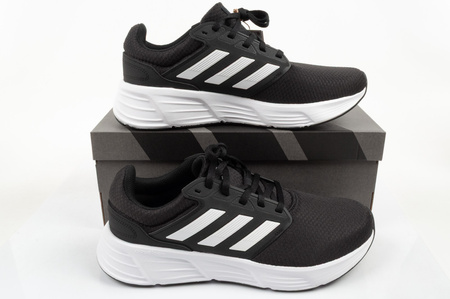 Die Adidas Galaxy 6 Herren-Laufschuhe sind bequem und leicht.