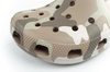 Crocs Classic Printed Camo Clog [206454-2ZJ] Flip-Flops Sandalen Clogs, braun.