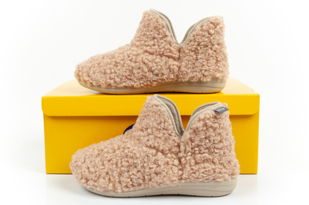 Scholl Maddy Bootie Damenhausschuhe [F309091002] isoliert, beige.