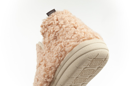 Scholl Maddy Bootie Damenhausschuhe [F309091002] isoliert, beige.