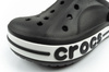 Crocs Bayaband Clog-Sandalen für Kinder, Schwarz, bequem und leicht
