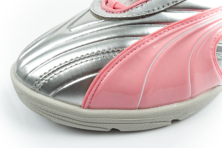 Puma V-S2 Goalgetter Sneaker für Kinder und Jugendliche, modisches Silber