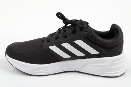 Die Adidas Galaxy 6 Herren-Laufschuhe sind bequem und leicht.